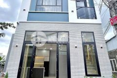 Bán căn nhà mặt tiền thiết kế hiện đại tại bến lức