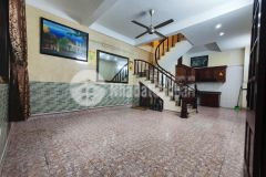 Cho thuê nhà đường hoàng hoa thám, ba đình, gần phố, ô tô đỗ cửa