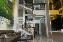 Cần bán căn nhà diện tích lớn thiết kế hiện đại tại bến lức long an