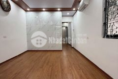 Ngọc lâm 42 m 2 ngủ kinh doanh sổ đỏ