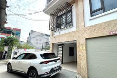 Nhà đẹp nội thất hiện đại giá rẻ ô tô vào nhà ngõ phố bát khối dt 35m2. giá 8.55 tỷ