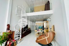 Nhà gác lửng nhỏ xinh hẻm ama khê có 3 phòng ngủ 2.550 tỷ