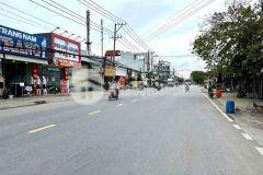 Bán nhà mt kinh doanh đt 832, xã nhựt chánh, bến lức dt 80m2, 2pn 1wc giá 4,4 tỷ