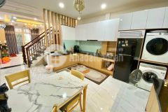 Nhà đẹp lô góc, gần metro cách mạng tháng 8, quận 3, 4 tầng, 57m2, gần hxh, 11.75 tỷ