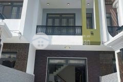 Bán gấp căn nhà diện tích 4x18 tại thị trấn bến lức