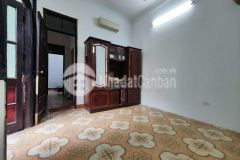 Cho thuê nhà ngõ 189 đường hoàng hoa thám, ba đình, lô góc, sân rộng, gần ô tô