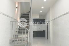 3.5 tỷ nhà hẻm xe hơi thông võ văn kiệt shr hướng đông nam