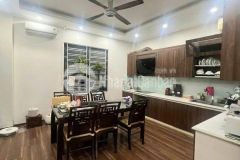 Đẹp phố hoàng cầu 60m2, 5 tầng, mặt tiền 4.6m nhà 2 thoáng vỉa hè gara ô tô vip đống đa