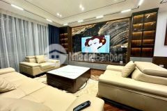 Nhà đẹp full nội thất xịn ô tô vào nhà ngõ phố ngọc lâm dt 58.5m2. giá 20 tỷ