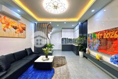 Trung tâm thanh xuân, nhà mới 5 tầng nội thất đẹp, hai thoáng, mặt tiền rộng, ô tô đỗ cổng.