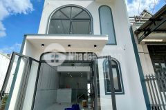 C.g bán căn nhà trệt lửng mới đẹp hiện đại vị trí sáng đẹp gần khu chợ, đường số 3 kdc đông phú