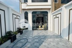 Nhà mới hiện đại 1 trệt 1 lầu 125m2 trung tâm bến lức