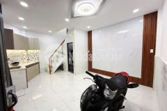 2.68 2pn 2wc hẻm thông bà hom q6 cách 2 căn ra hẻm xe hơi shr