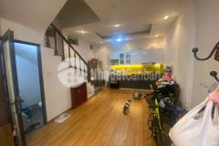 Bán nhà tập thể ngõ láng hạ, giá 5.8 tỷ, 80m2, mới đẹp, ở luôn