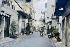 Bình tân, sát mặt tiền, cạnh hxh thông, mơi đẹp, 4 tầng, full nội thất, 4 pn, chỉ nhỉnh 3 tỷ