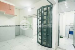 2.78 hẻm thông bến bình đông q8 3pn 2wc hướng đông shr