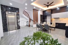 Nhà đẹp full nội thất hiện đại vị trí trung tâm ngõ phố ngọc lâm dt 60m2. giá 13.5 tỷ