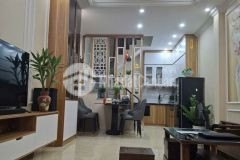 Nhà 5 tầng ô tô đỗ cửa phố lĩnh nam, full nội thất, ở ngay