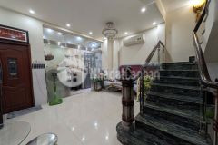 Nhà đẹp đón tết ac ơi hàng xóm k300, ngang 4,5m, 4 tầng btct xe hơi đỗ cửa 7 tỷ.