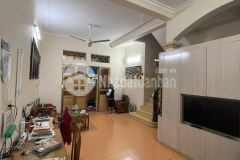 Cho thuê nhà 2,5 tầng sạch đẹp khu vĩnh hồ ngã tư sở