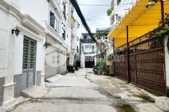 Nhà đẹp khu trung tâm 216 m2 7,6x29, hẻm xe tải 6 m, phù hợp xây căn hộ dịch vụ, biệt thự cao cấp