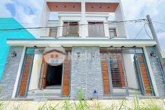 Nhà 1 trệt 1 lầu gần chợ bình chánh giá chỉ 1,8 tỷ