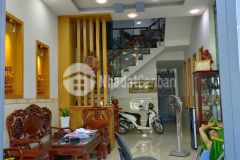 Hẻm xe tải, cách mặt tiền đỗ xuân hợp vài bước chân