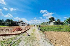 Cần bán lô đất ngay sát mặt tiền dt609b giá chỉ 7xx triệunền