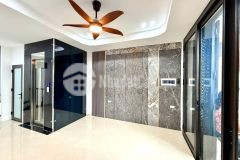 Trung văn nhà đẹp ở ngay, nội thất hiện đại, thang máy sịn sò, 10m ra ô tô, hơn 8 tỷ