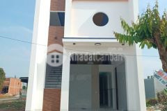 Nhà trệt lửng chuẩn bị hoàn thiện tại đs 7 kdc đông phú kế bên tttp cần thơ chủ có hỗ trợ vay