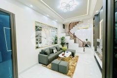 Bán nhà mới 5 tầng ô tô đỗ cổng, rất gần mặt phố minh khai hai bà trưng.