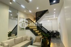 Bán nhà 5 tầng thoáng trước sau, phân lô đường ô tô vào nhà, gần phố hoàng văn thái.