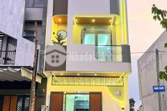 Cg nhà 1 trệt 2 lầu mới hoàn thiện trang bị đầy đủ có phòng ngủ trệt sân đậu xe máy