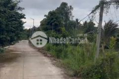 Bán đất mặt tiền đường beton xã hòa khánh tây tdt 1350m2 400m2 thổ giá 2,7 tỷ