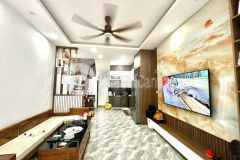 Bán nhà trung tâm hai bà trưng, gần mặt phố, sát đường ô tô, 4 tầng nội thất đẹp.