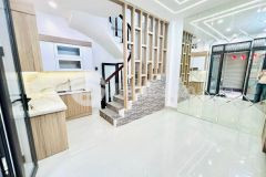 Nhà giáp nhị, dt 25m2, full nội thất, 5tầng, lô góc, mt 4m, giá hơn 6 tỷ.