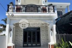 Bán nhà diên phú 1 trệt 1 lầu đúc mái ngói thật mặt đường nhựa hương lộ 45