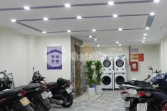 Bán toà nhà văn phòng 8 tầng thang máy đường ô tô thông rộng, gần phố phương mai.