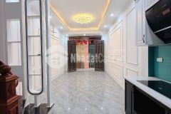 Nhà đẹp trần khát trân hai bà trưng5 tầng.8,5tỷ gần hồ sẩm uất ngày đêm