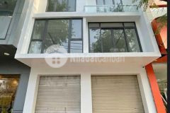 Cho thuê nhà mặt tiền 304 gần đại lộ hòa bình cần thơ ngang trên 6m