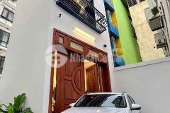 Nhà đẹp nội thất hiện đại giá rẻ ô tô đỗ cửa ngõ phố kẻ tạnh dt 33m2. giá 6.2 tỷ