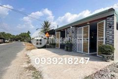 Thanh ly căt lô nha câp 4 măt tiên 8m giap gân chơ qui đưc binh chanh