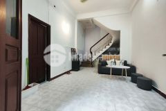 Cho thuê nhà gần 173 đường hoàng hoa thám, ba đình, ngõ thoáng, sân rộng, gần phố