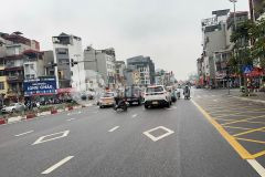 Nhà mới trungtâmngọclâm 75m, 6t, mt5m, ngập tràn tiện ích, thang máy, ô tô tránh, gara.