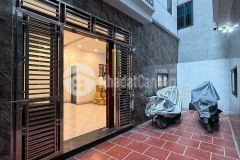 Nhà đẹp 37m x 5 tầng phố trạm, ngõ nông, cách 10m ra ngõ ô tô tránh, 2 mặt thoáng.