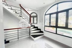 Lạc long quân quân 11 3 tầng 4pn chỉ 4...tỷ.