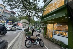 Cho thuê nhà nguyên căn 5 sàn thang máy phố thuận antrâu quỳ view hồ, công viên gia lâm