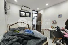 Cho thuê căn hộ chung cư phố hào nam, đống đa, 2 ngủ full đồ, 40m ra phố, gần bãi ô tô