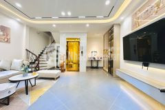 Trung tâm đống đa, mặt ngõ ô tô thông kinh doanh, nhà mới 7 tầng thang máy, rất gần phố.