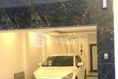 Bán nhà ngõ ô tô tránh phố văn cao ba đình lô góc gần phố 42m 16.5 tỷ